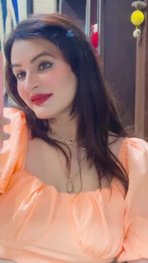 Sonia Thakur Instagram - #reelsinstagram #reelsinstagram #soniarajput💕 #trendingreels #family #instagood #foryou #maa