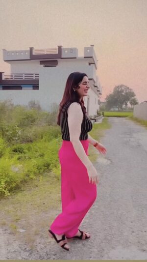 Sonia Thakur Instagram - #jaimaakali #reelsinstagram #followforfollowback #followforfollowback #soniarajput💕 #trendingreels #instagood #videoviral #foryou #family #foryou
