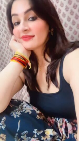 Sonia Thakur Instagram - Video bnate huye hi sb hona hota😛🤣