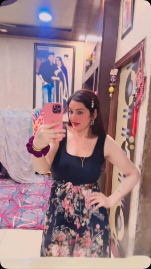 Sonia Thakur Instagram - #followforfollowback #reelsinstagram #family #instagood #trendingreels #soniarajput💕 #foryou #maa #foryou