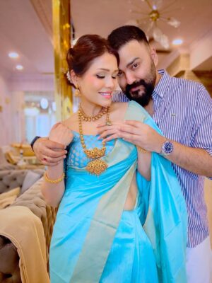 Sonu Kakkar Instagram - Happy Karwachauth ♥️🥰

#karwachauth