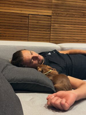 Sophia Thomalla Instagram - Two main characters and one who takes care of both of them 🥰
Say hi to Mishka ❤️🐶