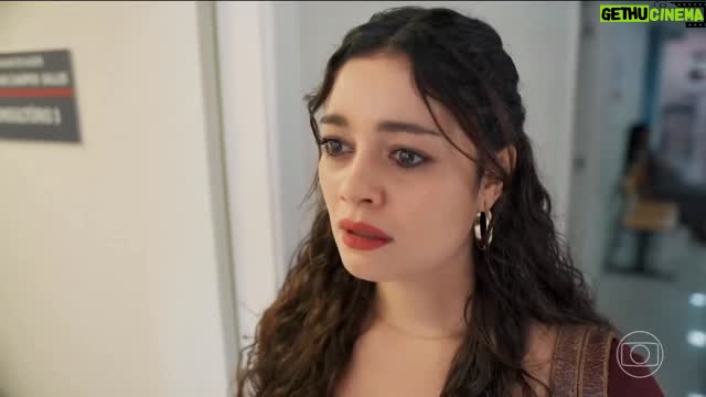 Sophie Charlotte - 118.6K Likes - ABSOLUTE NOVELÃO 🛐 O zoom, as atuações, a cena… Simplesmente #TrêsGraças! A reação da Gerluce 😭