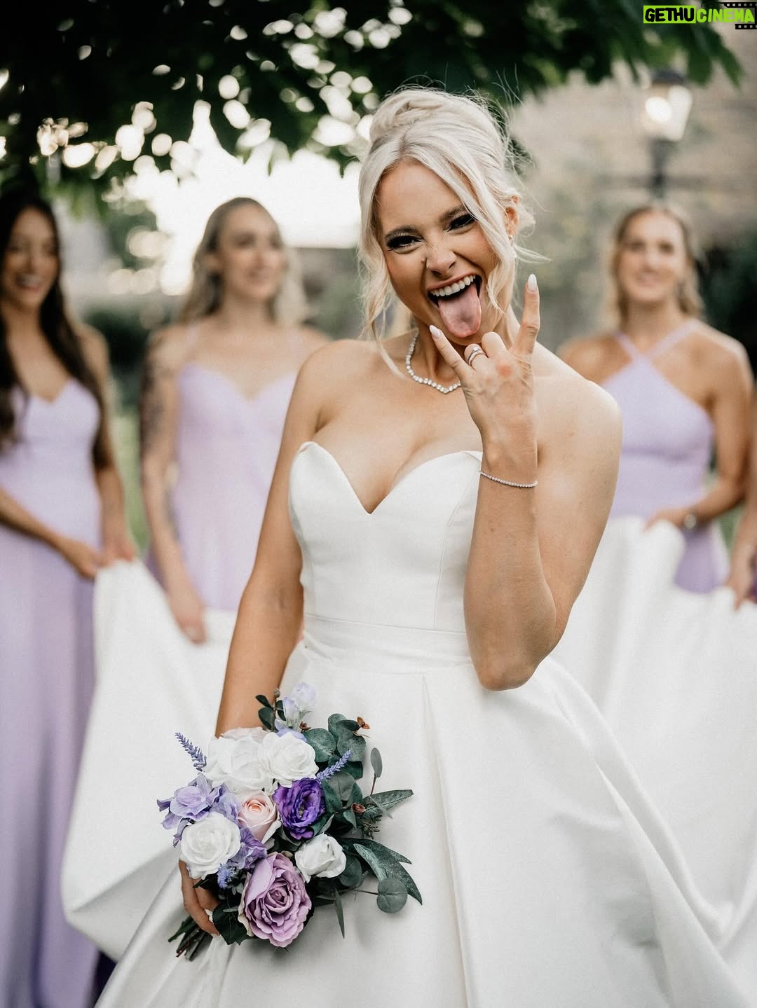Sophie Lloyd - 47.1K Likes - Married my best friend, the love of my life, and the one who makes my heart feel at home 💍🖤
