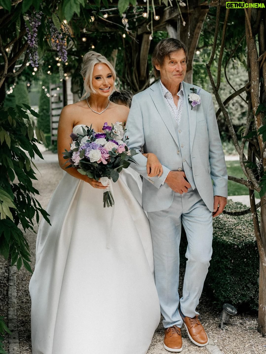 Sophie Lloyd - 47.1K Likes - Married my best friend, the love of my life, and the one who makes my heart feel at home 💍🖤