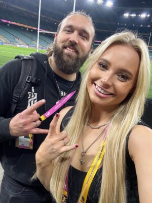 Sophie Lloyd Instagram - Seriously can’t get over how incredible yesterday was 🥹 getting to open up the Women’s Rugby World Cup final to 82,000 people was one of the proudest moments of my life. It felt like such an empowering day for women everywhere and I’m so honoured to have played a part in it. Congratulations to all the players for helping shape history and an extra special congrats to @redrosesrugby for bringing home the cup 🏆🌹

#womensrugby #redroses #rugby #RWC2025 #rwc2025final #guitarist #rugbyworldcup #englandrugby