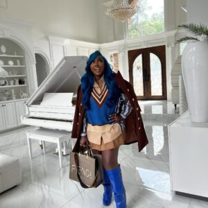 Spice Instagram - Mixing my blue 💙with brown 🤎on this Melanin 🖤because I want to. Full Outfit @gracinoir