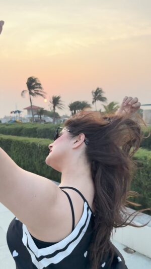 Srabanti Chatterjee Instagram - Just Breathe 😇 🌊