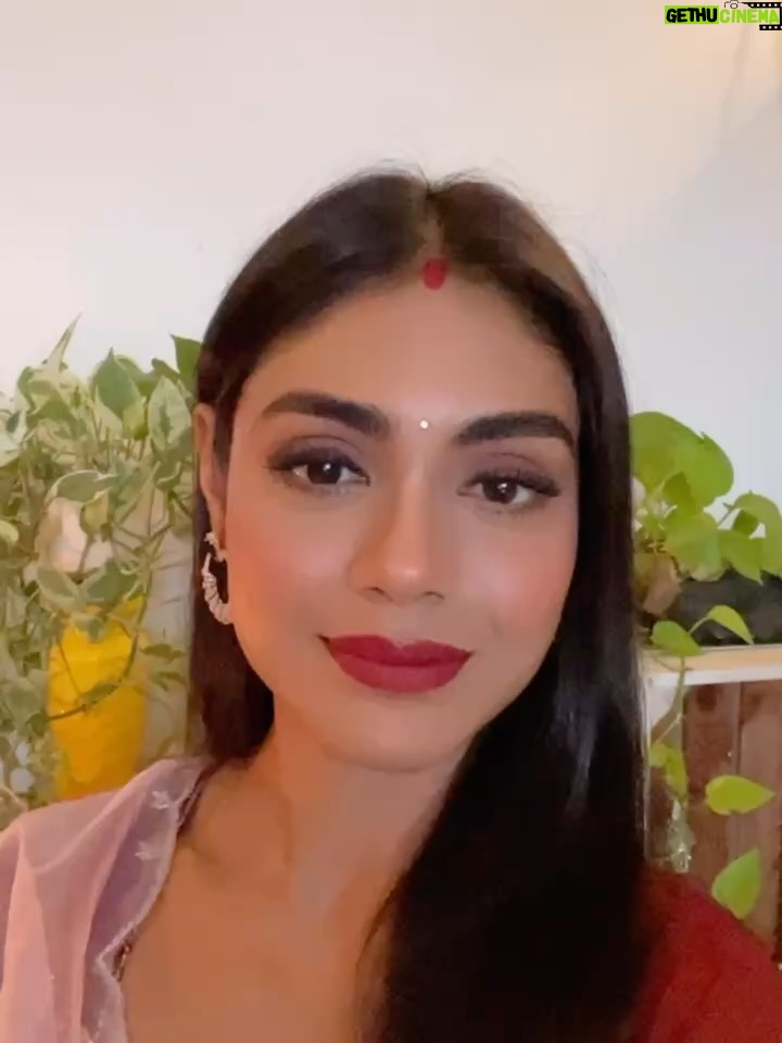 Sreejita De - 83.7K Likes - Our Ganesh Chaturthi was filled with laughter, happy faces and modals! Bolo Ganpati Bappa morya! 🙏🕉️🧿❤️🥰 #ganpatibappamorya Ganpati festival Day 1

Sreejita outfit @aachho 
#ganeshchaturthi #festive #indianwear #festivevibes #indian #german #husbandandwife #sreejitade