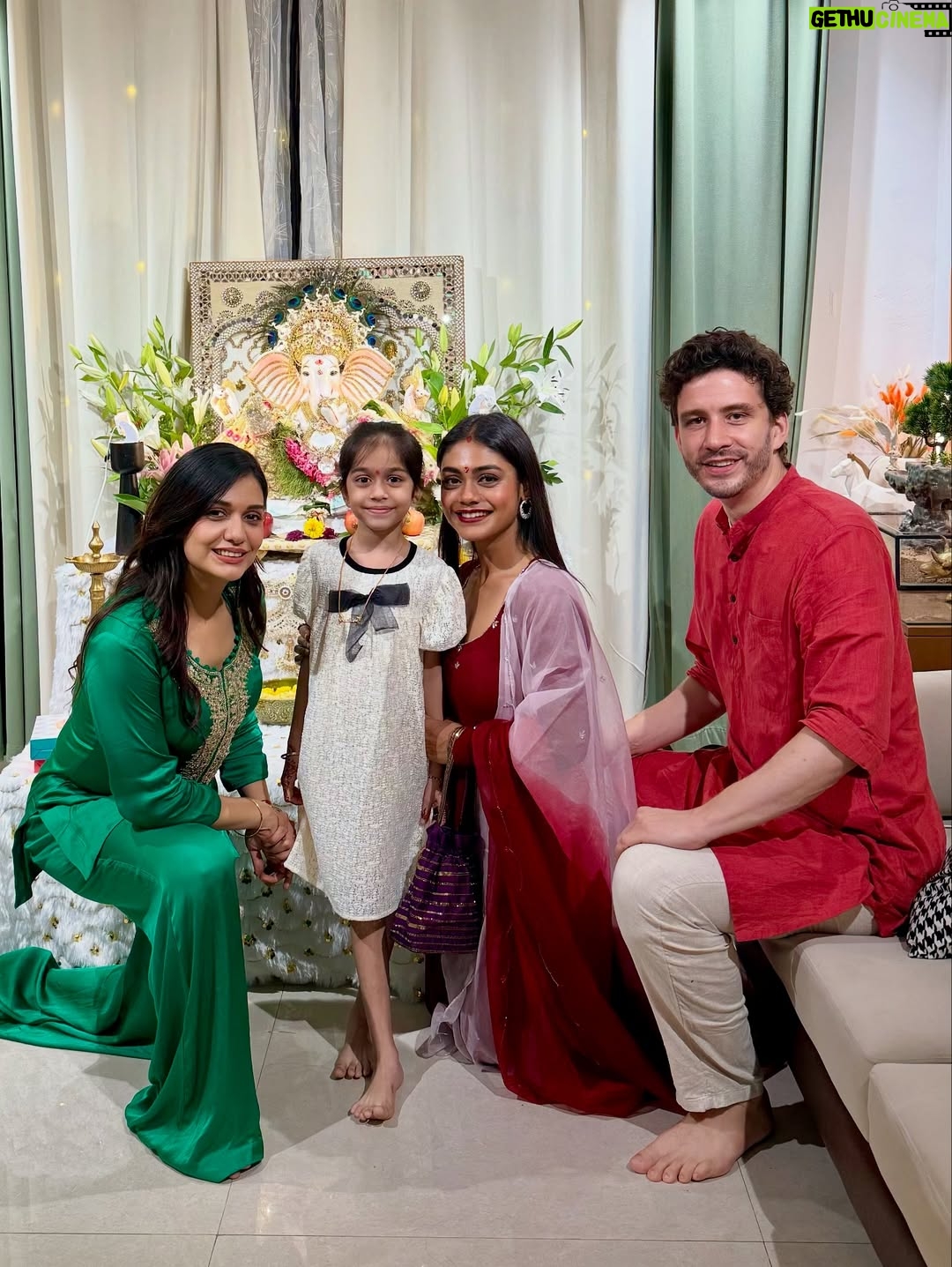 Sreejita De - 83.7K Likes - Our Ganesh Chaturthi was filled with laughter, happy faces and modals! Bolo Ganpati Bappa morya! 🙏🕉️🧿❤️🥰 #ganpatibappamorya Ganpati festival Day 1

Sreejita outfit @aachho 
#ganeshchaturthi #festive #indianwear #festivevibes #indian #german #husbandandwife #sreejitade