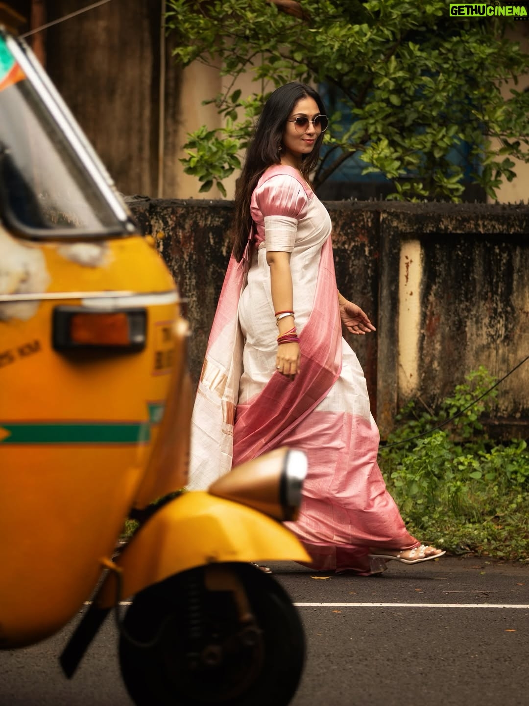 Sreethu Krishnan - 194.9K Likes - Just a classic girl in a classic city💃🌝✨

@zin_preethi  @trinetra_collections 
📸 @viraaj_photography 

#sreethukrishnan #saree #classic #photoshoot