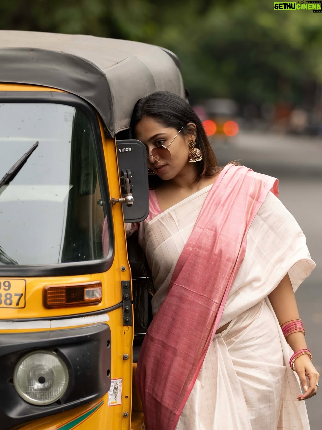 Sreethu Krishnan - 194.9K Likes - Just a classic girl in a classic city💃🌝✨

@zin_preethi  @trinetra_collections 
📸 @viraaj_photography 

#sreethukrishnan #saree #classic #photoshoot