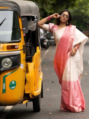 Sreethu Krishnan Instagram - Just a classic girl in a classic city💃🌝✨

@zin_preethi  @trinetra_collections 
📸 @viraaj_photography 

#sreethukrishnan #saree #classic #photoshoot