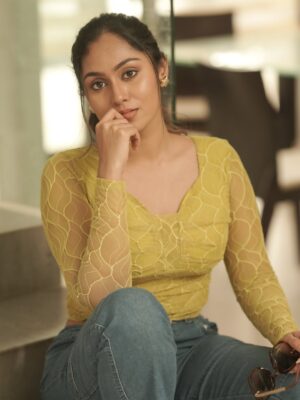Sreethu Krishnan Instagram - Eyes speak what words can’t 🌝🧿

Photographer - @camerasenthil
Makeup - @Srijamohan_artistry
Shoot Organized by @rrajeshananda

#sreethukrishnan
