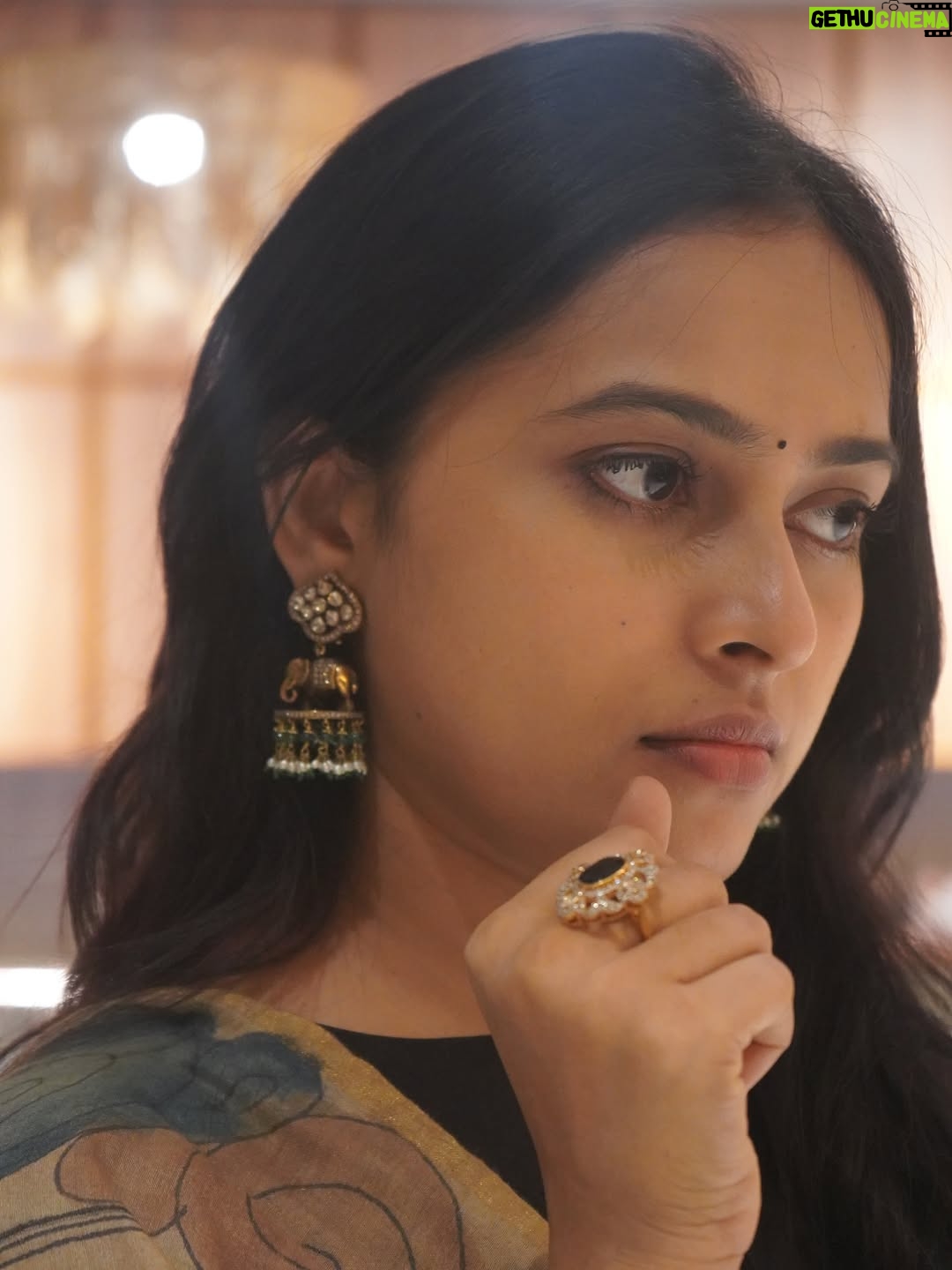 Sri Divya - 419.8K Likes - 📷 @shreeofficially 🖤