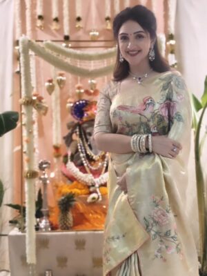 Sridevi Vijaykumar Instagram - Happy vinayaka chathurthi ๐๐
.
.
.
.
.
.
.
.
.
.
Saree @asnnexclusivecollections
Decor @kairagiftworld
#vinayakachavithi #ganeshchaturthi #ganesha #chaturthi #ganapati #ganapathibappamoriya #ganeshfestival