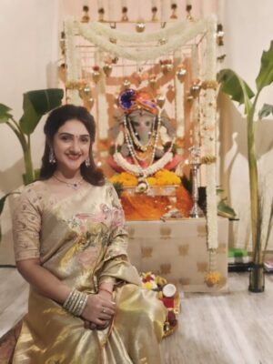 Sridevi Vijaykumar Instagram - Happy vinayaka chathurthi ๐๐
.
.
.
.
.
.
.
.
.
.
Saree @asnnexclusivecollections
Decor @kairagiftworld
#vinayakachavithi #ganeshchaturthi #ganesha #chaturthi #ganapati #ganapathibappamoriya #ganeshfestival