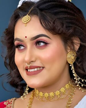 Srijeeta Chakraborty Instagram - আমি কোনটা ছেড়ে কোনটা ছবিটা তোমাদের সঙ্গে শেয়ার করব ঠিক করতে পাছিলাম না তাই অনেক ছবি এক সঙ্গে শেয়ার করলাম তোমাদের ভালো লাগলে একতটা কমেন্ট কোরো pls আর এই সুন্দর ড্রেস আর জুয়েলারী দিয়েছে @ankita_fashion_gallery
#highlightsシ゚ #supportme #fb #highlight #follower #support #viral #balurghat #instragram