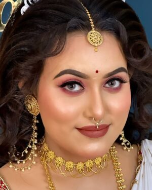 Srijeeta Chakraborty Instagram - আমি কোনটা ছেড়ে কোনটা ছবিটা তোমাদের সঙ্গে শেয়ার করব ঠিক করতে পাছিলাম না তাই অনেক ছবি এক সঙ্গে শেয়ার করলাম তোমাদের ভালো লাগলে একতটা কমেন্ট কোরো pls আর এই সুন্দর ড্রেস আর জুয়েলারী দিয়েছে @ankita_fashion_gallery
#highlightsシ゚ #supportme #fb #highlight #follower #support #viral #balurghat #instragram