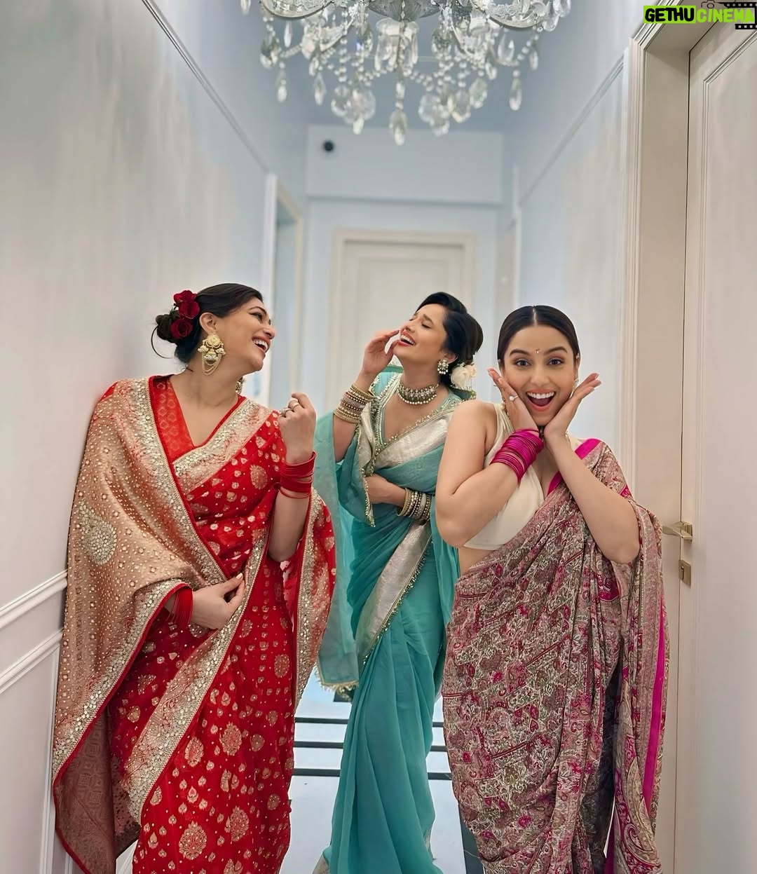 Srishty Rode - 261.3K Likes - Three souls one vibe 🩷🩵❤️
Also me wearing mom ki saree 😍🩷✨🧿