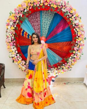 Sriti Shaw Instagram - Simplicity is the keynote of true elegance 🎇🎊🎉
#tollywood #bollywood #actress #photo #bhyp #trend