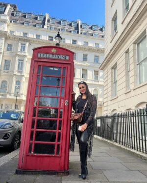 Sriti Shaw Instagram - Travel is my life ❤️✈️
#travelphotography #travel #traveling #london #uk #enjoylife