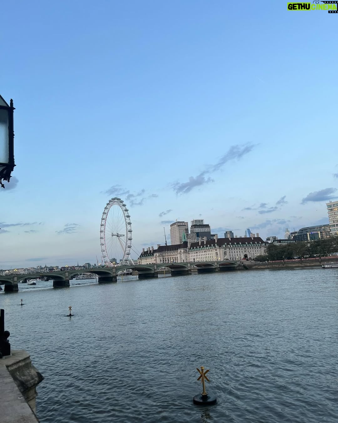 Sriti Shaw - 113 Likes - Travel is my life ❤️✈️

#travelphotography #travel #traveling #london #uk #enjoylife