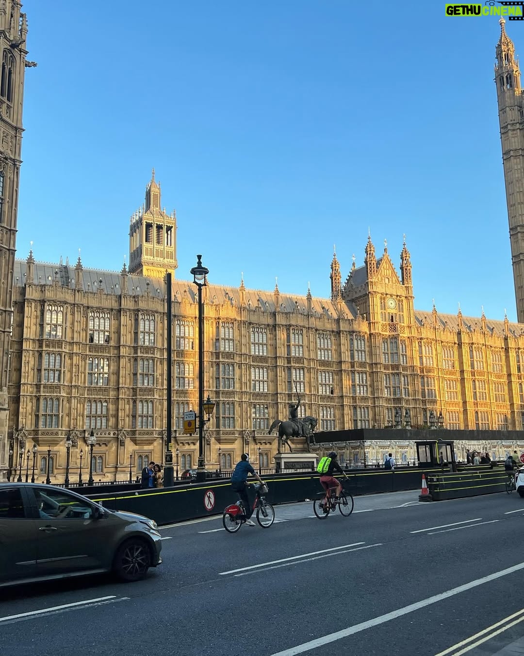Sriti Shaw - 113 Likes - Travel is my life ❤️✈️

#travelphotography #travel #traveling #london #uk #enjoylife