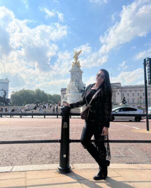 Sriti Shaw Instagram - Travel is my life ❤️✈️
#travelphotography #travel #traveling #london #uk #enjoylife