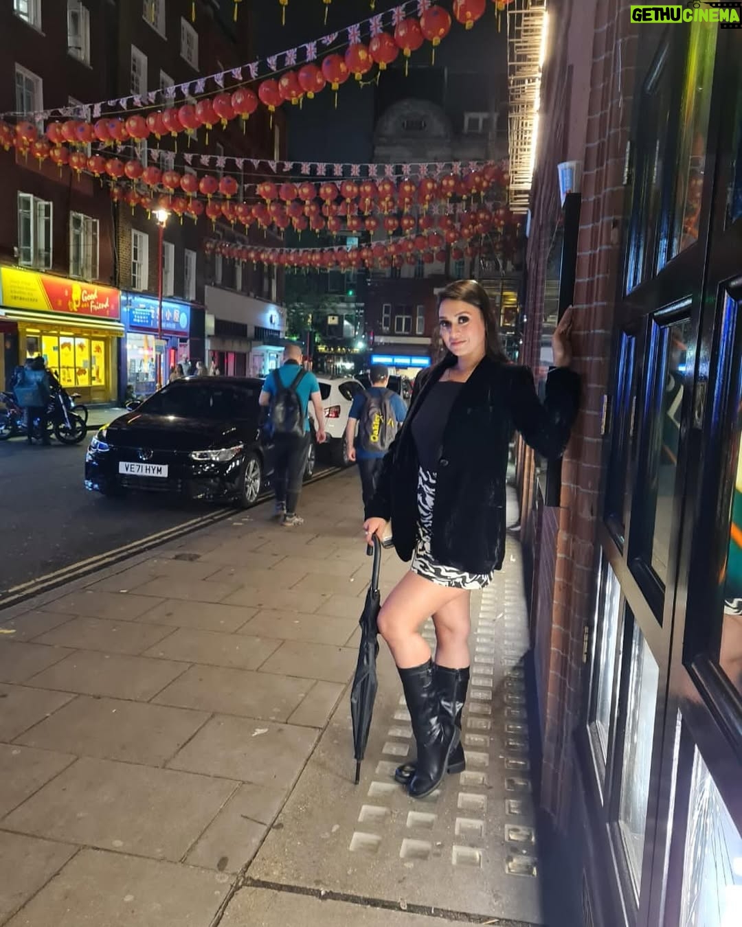 Sriti Shaw - 141 Likes - 🖤🖤done done London ✈️🖤🖤

#travel #london #london🇬🇧 #uk #travelgram #trending