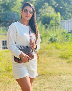 Sriti Shaw Instagram - Jim Corbett Diaries❤️❤️💯💯 @ayush.shaw.fc @keep_it_simple_ok #family #famjam #travel #trending #travelblogger #junglesafari #jungle #forest #travelling #travelgram #trend #trekking #viral #viralpost #viralposts #uttarakhand #jimcorbett #celebrity #sritishaw #bollywood #luxurylifestyle #luxury #luxurytravel #royal