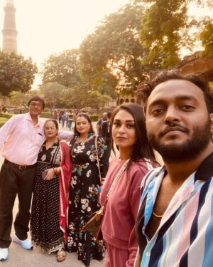 Sriti Shaw Instagram - Well family vaccation spent well .. u vil be all missed ❤️❤️❤️ @ayush.shaw.fc @manjushaw904 @manju.shaw.714 @manisha_abhishek_gupta
#family #travel #travelblogger #delhi #traveldiaries #travelling #travelgram #travelphotography #famjam #celebrity #celebrities #celebritilife #qutabminar #sritishaw #bollywood