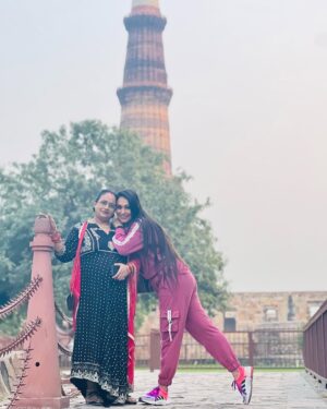 Sriti Shaw Instagram - Well family vaccation spent well .. u vil be all missed ❤️❤️❤️ @ayush.shaw.fc @manjushaw904 @manju.shaw.714 @manisha_abhishek_gupta
#family #travel #travelblogger #delhi #traveldiaries #travelling #travelgram #travelphotography #famjam #celebrity #celebrities #celebritilife #qutabminar #sritishaw #bollywood