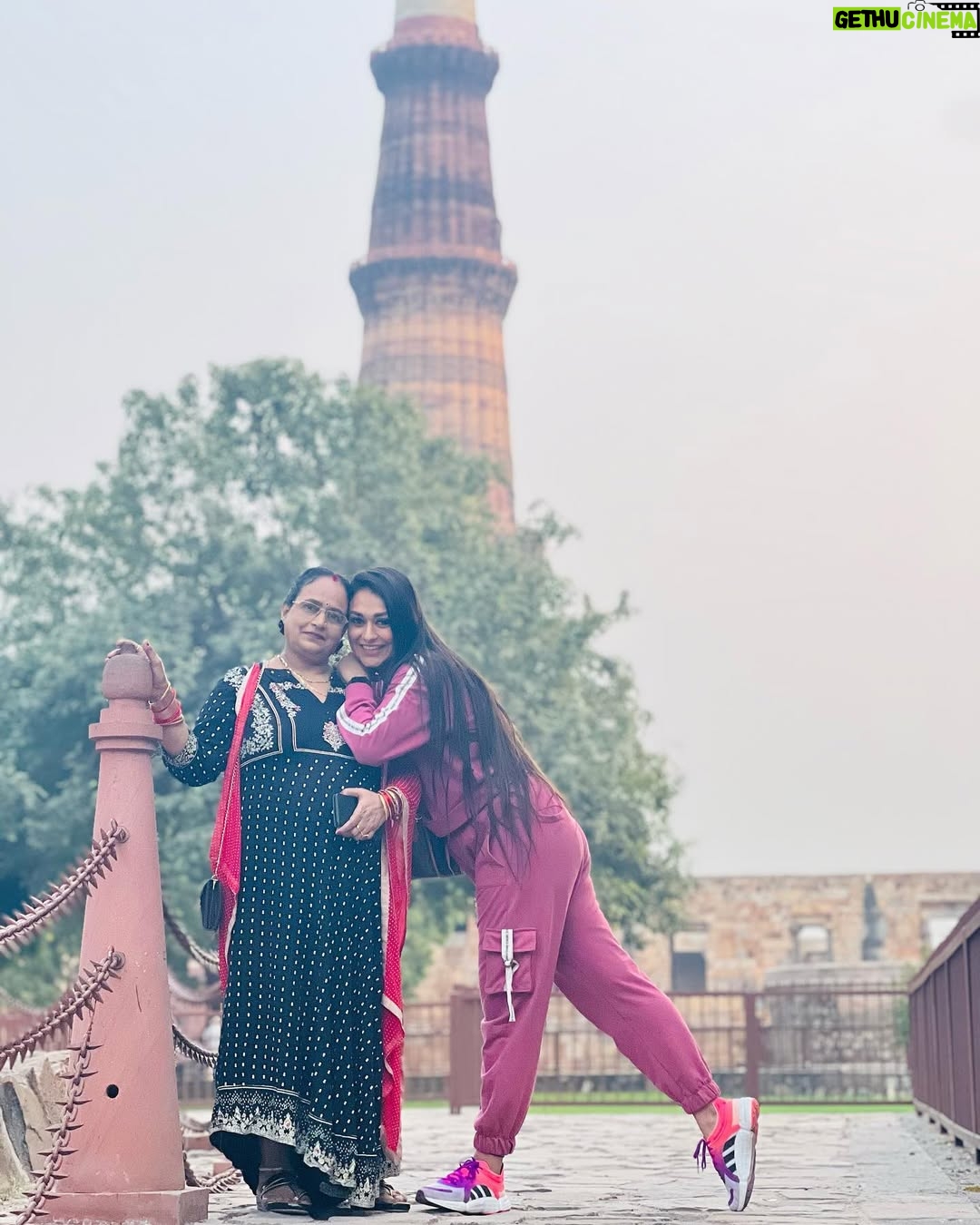 Sriti Shaw - 147 Likes - Well family vaccation spent well .. u vil be all missed ❤️❤️❤️ @ayush.shaw.fc @manjushaw904 @manju.shaw.714 @manisha_abhishek_gupta 

#family #travel #travelblogger #delhi #traveldiaries #travelling #travelgram #travelphotography #famjam #celebrity #celebrities #celebritilife #qutabminar #sritishaw #bollywood