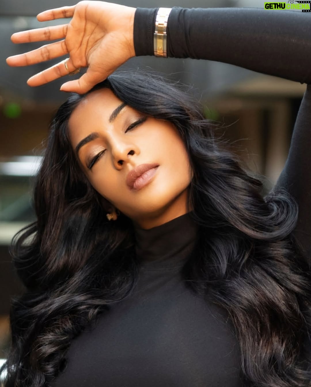 Sriya Reddy - 32.9K Likes - Being effortlessly is the coolest thing in the world - @stellamccartney 
Denims : @stellamccartney 
Make up : @makeuphairbyrajabali 
Hair : @sachindakoji_pro 
📸: @weddingtonfilms