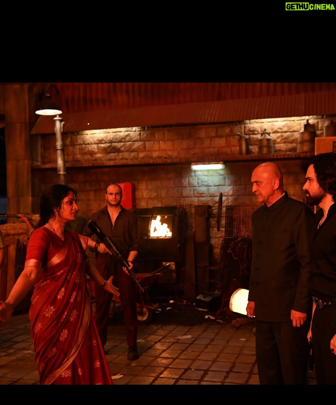 Sriya Reddy - 39.4K Likes - Working with great actors … sorry wonderful human beings on the set #theycallhimog has made the experience even more sweeter and grateful ! #pawankalyan sir is such a warm and most endearing person spreads his wings for everyone to come and take shelter under his wings ! #emraanhashmi @therealemraan such a lovely and wonderful person just transformed once camera’s were on , @joinprakashraj my my family my friend is special and always will be , @imarjundas he’s the sweetest warmest most gentle human , baby Arjun was the cutest ,@harishuthamanofficial my friend and a brilliant actor ! I am so humbled and truly grateful to this amazing team of just wonderful humans ! Must have done something right in life ! 🤗🧿❤️