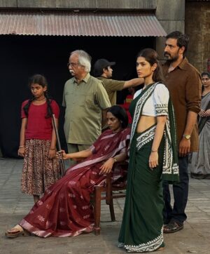 Sriya Reddy Instagram - Working with great actors … sorry wonderful human beings on the set #theycallhimog has made the experience even more sweeter and grateful ! #pawankalyan sir is such a warm and most endearing person spreads his wings for everyone to come and take shelter under his wings ! #emraanhashmi @therealemraan such a lovely and wonderful person just transformed once camera’s were on , @joinprakashraj my my family my friend is special and always will be , @imarjundas he’s the sweetest warmest most gentle human , baby Arjun was the cutest ,@harishuthamanofficial my friend and a brilliant actor ! I am so humbled and truly grateful to this amazing team of just wonderful humans ! Must have done something right in life ! 🤗🧿❤️