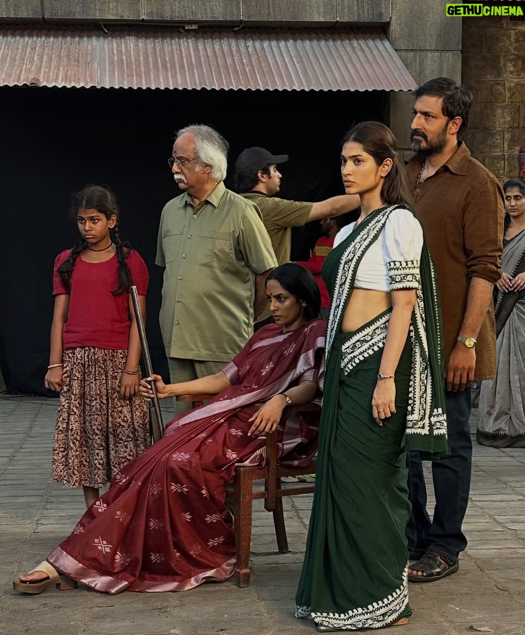 Sriya Reddy - 39.4K Likes - Working with great actors … sorry wonderful human beings on the set #theycallhimog has made the experience even more sweeter and grateful ! #pawankalyan sir is such a warm and most endearing person spreads his wings for everyone to come and take shelter under his wings ! #emraanhashmi @therealemraan such a lovely and wonderful person just transformed once camera’s were on , @joinprakashraj my my family my friend is special and always will be , @imarjundas he’s the sweetest warmest most gentle human , baby Arjun was the cutest ,@harishuthamanofficial my friend and a brilliant actor ! I am so humbled and truly grateful to this amazing team of just wonderful humans ! Must have done something right in life ! 🤗🧿❤️