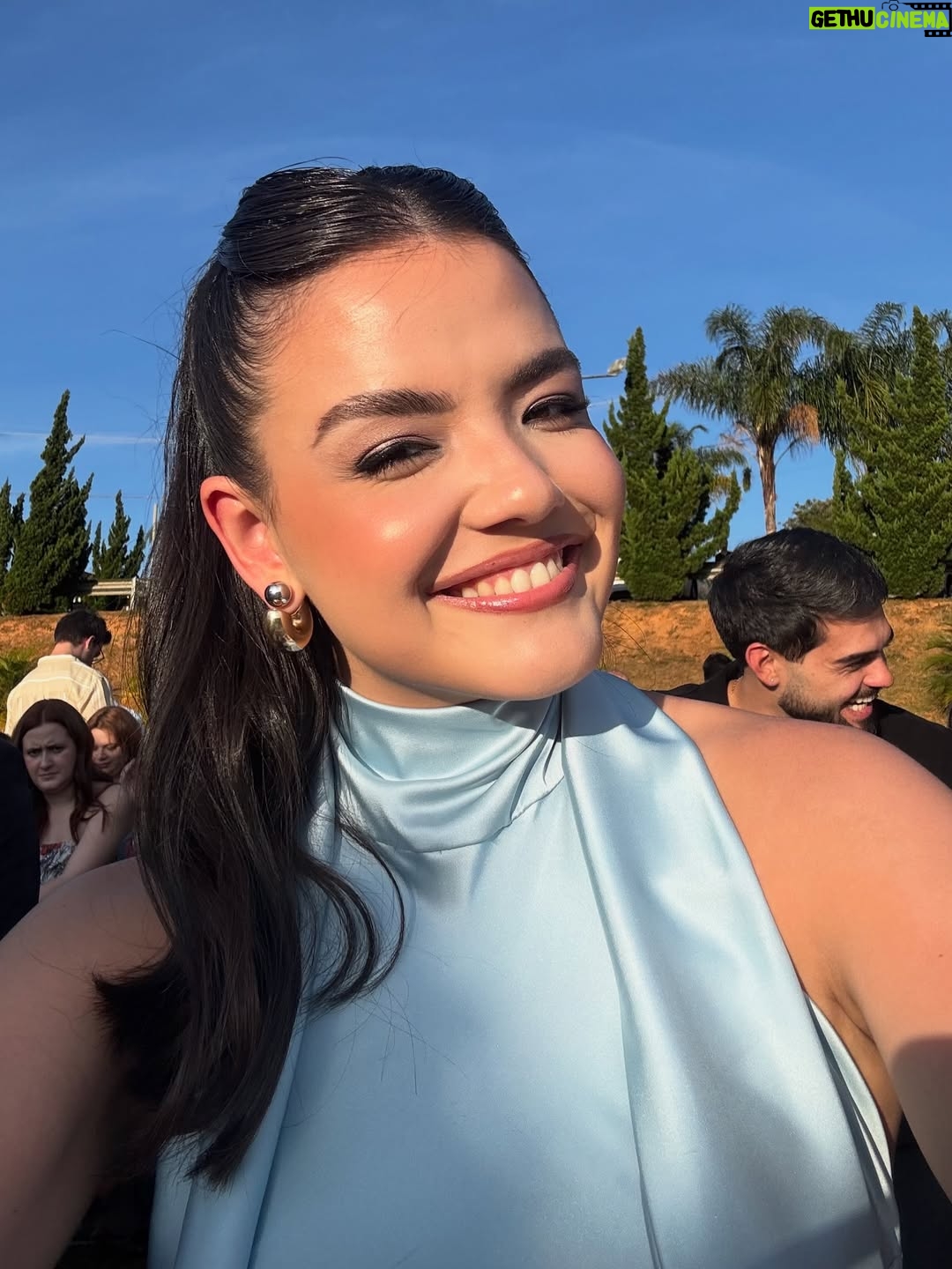 Stefany Vaz - 32.9K Likes - Que dia especial, sonhamos junto com os noivos com esse momento e na poderia ter sido melhor. Deus esteve presente nos detalhes 🤎🧵🗣️

O vestido que eu usei sendo “amiga da noiva”  não poderia ter sido diferente, obrigada @closetdamay 🩵

beleza por: @bruna__paulla @theblondsorocaba