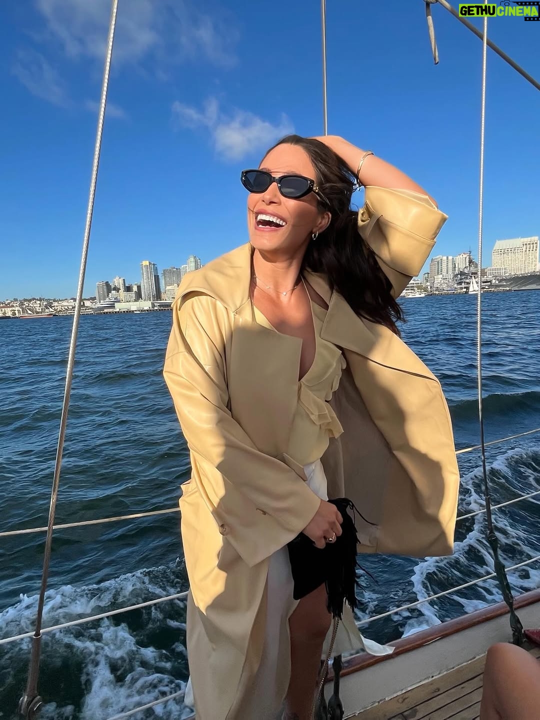 Stephanie Arcila - 6.1K Likes - Comic-Con 2025 
Highlight: My friends winning Best Horror/Suspense Film at @sdcomic_con Independent International Film Festival! Can’t wait for the world to see it. @parachutesfilm