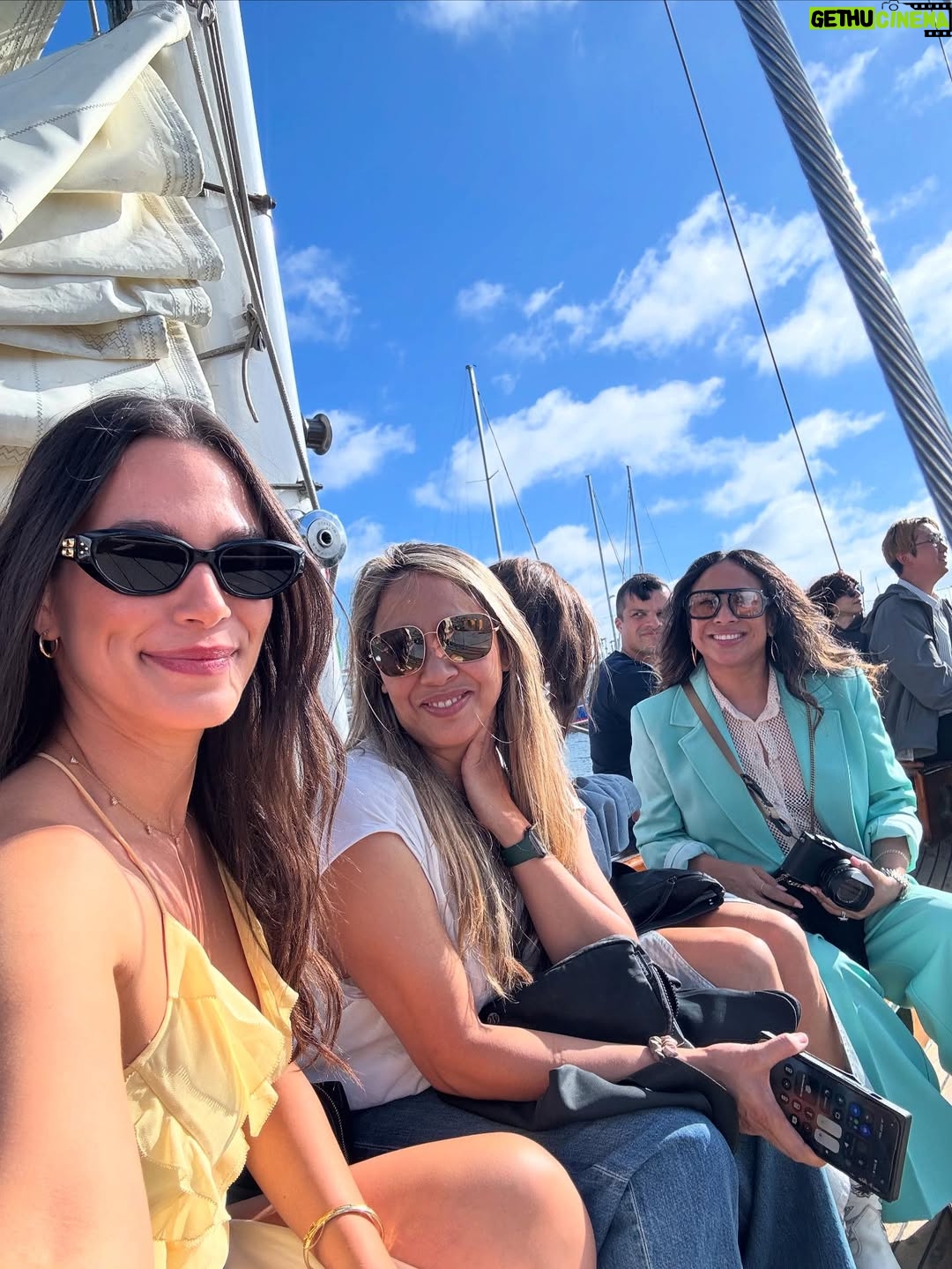 Stephanie Arcila - 6.1K Likes - Comic-Con 2025 
Highlight: My friends winning Best Horror/Suspense Film at @sdcomic_con Independent International Film Festival! Can’t wait for the world to see it. @parachutesfilm