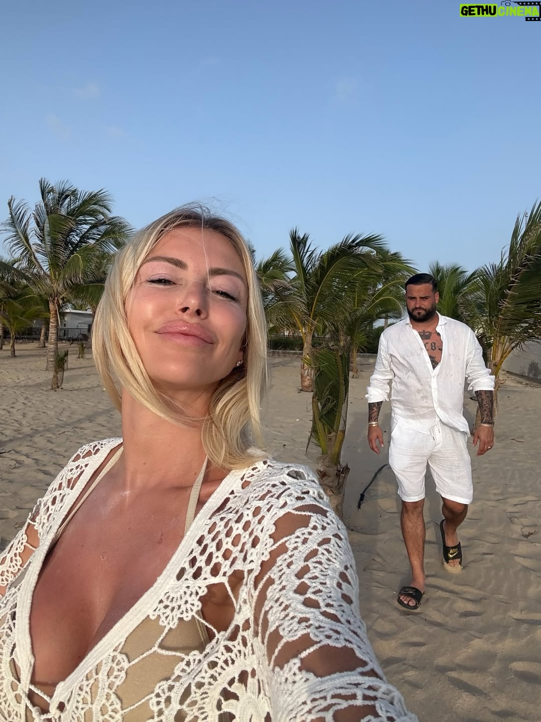 Stéphanie Clerbois - 17K Likes - Cap vert with love 🤍🥹