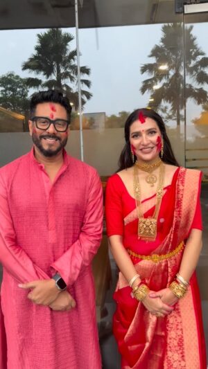 Subhashree Ganguly Instagram - শুভ বিজয়া 🙏🏻
