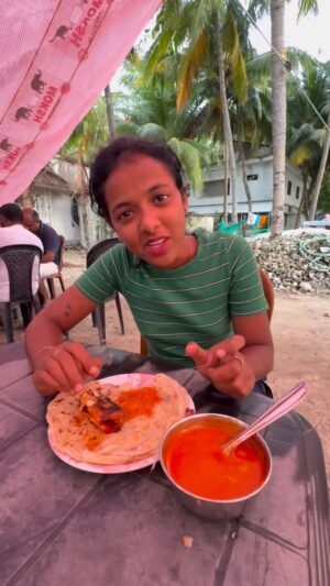 Subiksha kumar Instagram - Lakshadweep agatti la parotta ku fish fry and fish kulambu paaa athum orumathiri nala than ya irunthuchiiii 😀😋😋 nama parrota ku chicken curry Saptu than palakam laaa #trendingreels #viral #shorts #reelsinstagram #trending #sea #sealife #viral #trending #instagood #sea