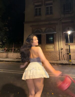 Sucheta Dutta Instagram - Midnight strolls🚶‍♀️🌃✨🪩

.
.
.
.
.
.
[ mumbai night life, flash photography, midnight stroll, explore ] 

.
.
.
.
#fyp #mumbainight #midnightstroll #viralpost