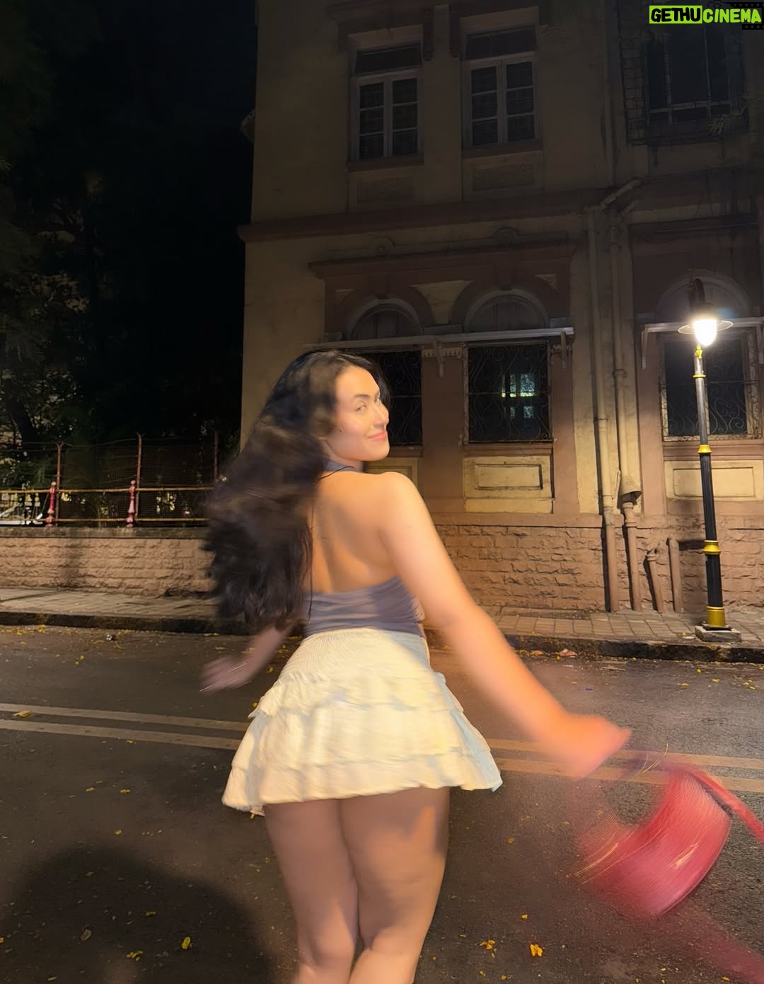 Sucheta Dutta - 5.3K Likes - Midnight strolls🚶‍♀️🌃✨🪩

.
.
.
.
.
.
[ mumbai night life, flash photography, midnight stroll, explore ] 

.
.
.
.
#fyp #mumbainight #midnightstroll #viralpost