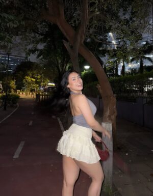Sucheta Dutta Instagram - Midnight strolls🚶‍♀️🌃✨🪩

.
.
.
.
.
.
[ mumbai night life, flash photography, midnight stroll, explore ] 

.
.
.
.
#fyp #mumbainight #midnightstroll #viralpost