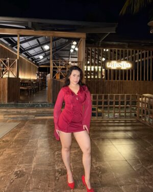 Sucheta Dutta Instagram - training all my friends to become ig husbands by making them take my pics🤪🫶🏻

.
.
.
.
.
[ viral post, bodycon dress, insta love, trending ] 

.
.
.
#viralpost #bodycondress #instalove #fypage