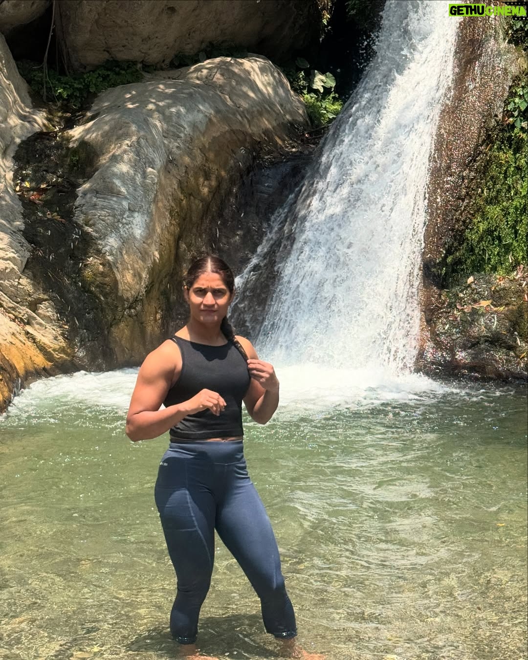 Suchika Hooda - 1.4K Likes - तूफानों की तबाही से दूर हैं hum, पहाड़ शांति के लिए मशहूर हैं hum .. 🏔️🏔️⛰️