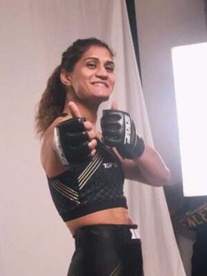 Suchika Hooda Instagram - Journey … 💪🏼☺️@bravemmaf

#mma #bravecftv #brave #bravecf92 #knockout